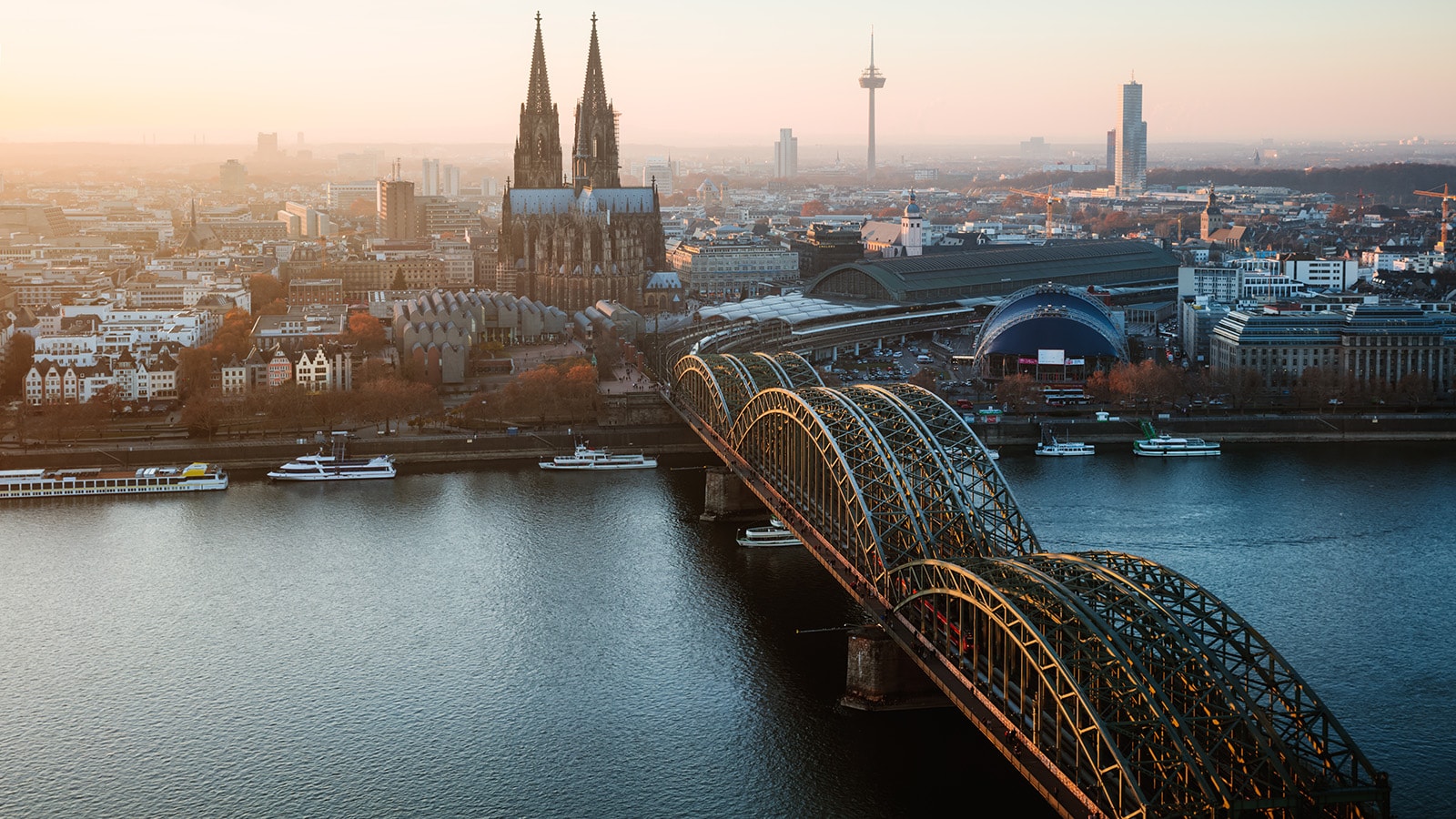 Köln, Hohenzollernbrücke und Dom